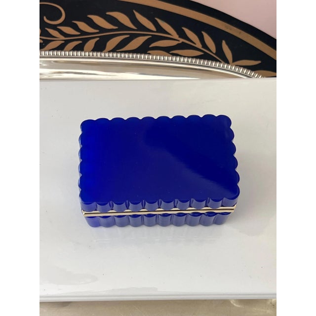 1960s Cobalt Italian Opaline glass casket with gold mounts and scalloped sides For Sale - Image 14 of 16