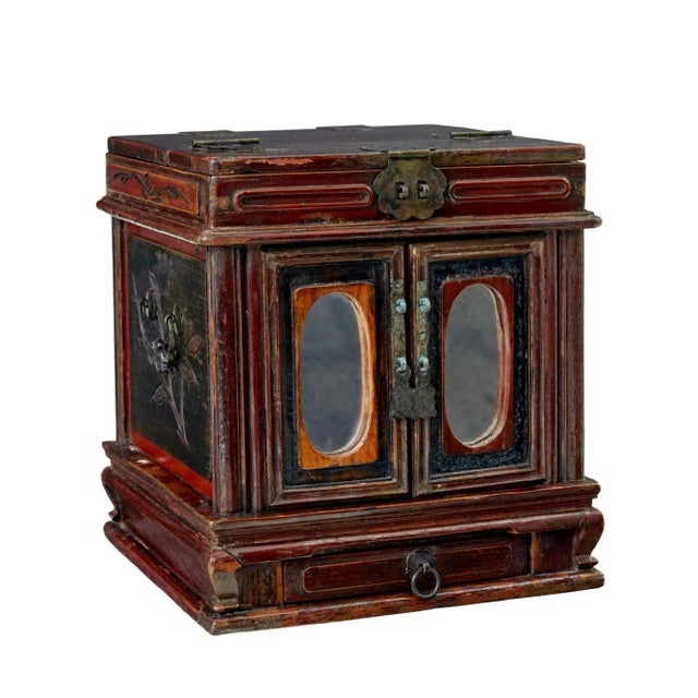 Brown Early 20th Century Lacquered Vanity Box For Sale - Image 8 of 8