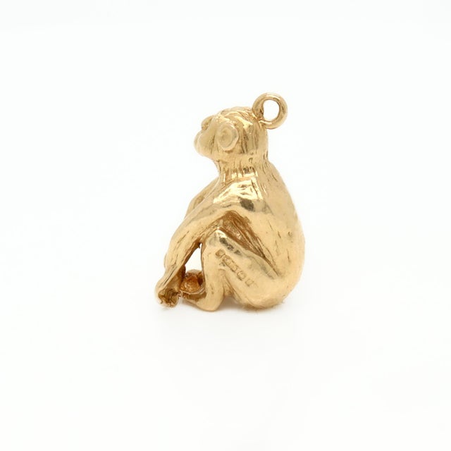 Late 20th Century Vintage English 9ct. Gold Figural Monkey or Chimpanzee Charm for a Bracelet For Sale - Image 5 of 14
