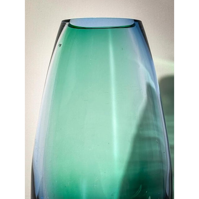 Blue Blue and Green Aurora Borealis Style Glass Teardrop Vase, 1990s For Sale - Image 8 of 10