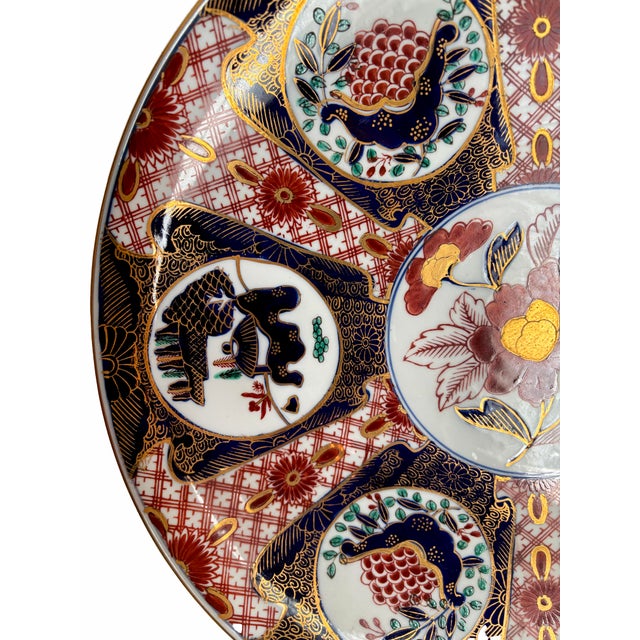 Imari Porcelain Pair of Exceptional Imari Chargers For Sale - Image 4 of 5