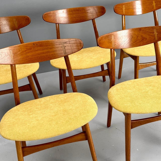 CH30 Chairs by Hans J. Wegner for Carl Hansen & Son, 1960s, Set of 5 For Sale - Image 6 of 9