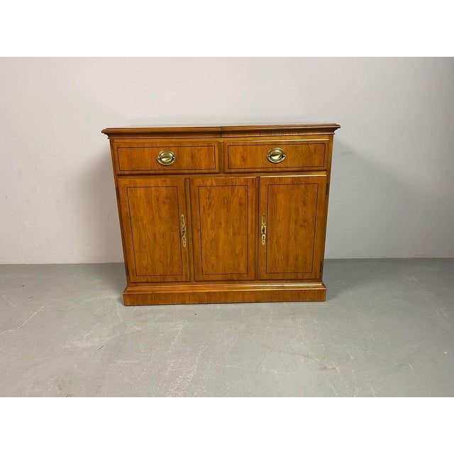 Brown Campaign Dry Bar Buffet Server Expanding Slide-Top from Drexel Heritage, USA, 1970s For Sale - Image 8 of 18