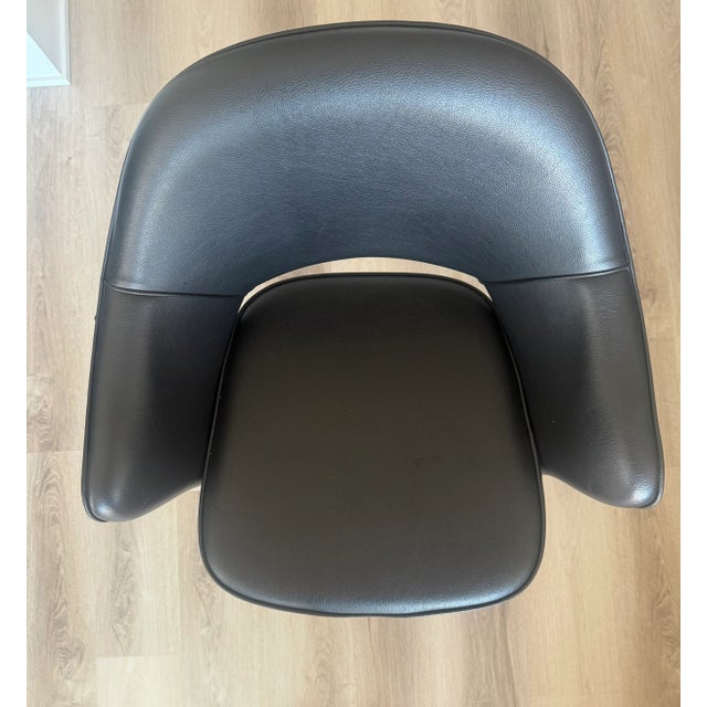 Eero Saarinen Set of 2 Eero Saarinen Leather Executive Chair For Sale - Image 4 of 7