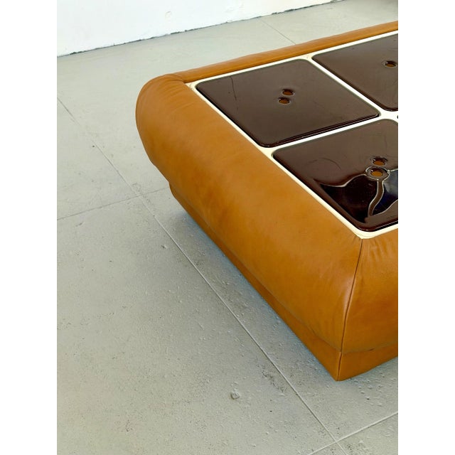 Mid-Century Modern 1970s Nuvolone Leather Coffee Table For Sale - Image 3 of 5