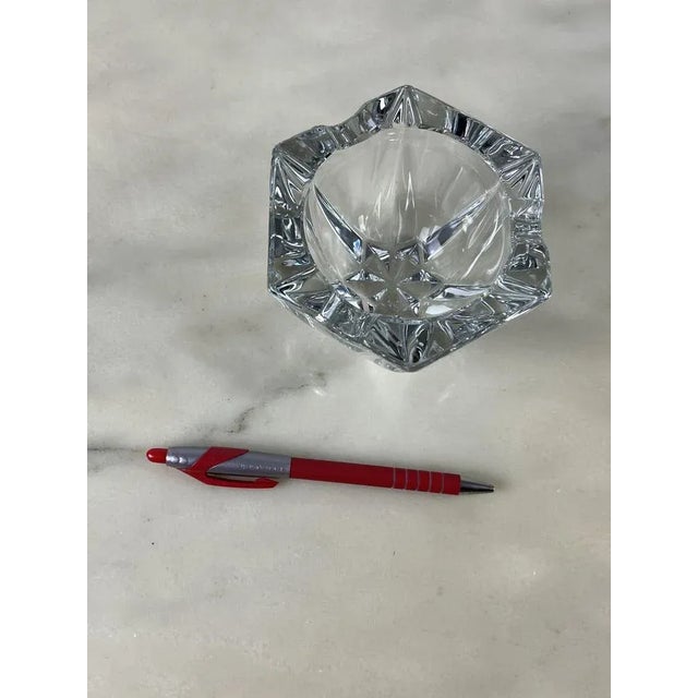 Pypotesque ashtray in lead crystal, Italian production of the 80s. Intact, it has an "star" shape at the base. Very small...