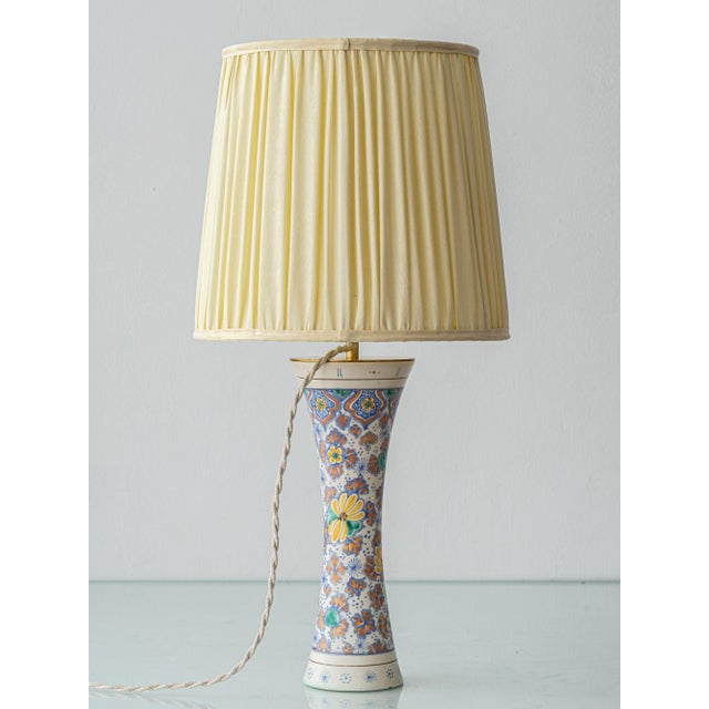 1910s Antique Art Nouveau Gouda Pottery Table Lamps with Silk Shade by Plateelbakkerij Zuid-Holland, 1918, Set of 2 For Sale - Image 5 of 17