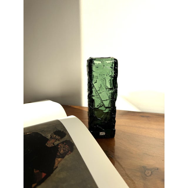 Brutalist Rustic Green Glass Vase by Göte Augustsson for Ruda Glasbruk, Sweden, 1960s For Sale - Image 10 of 17