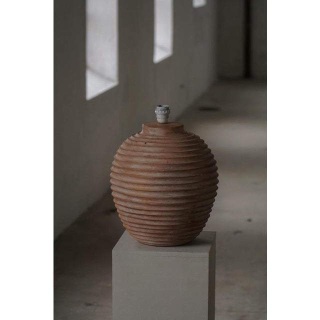 Metal Mid-Centur French Ringed Terracotta Ceramic Table Lamp, 1970s For Sale - Image 7 of 17