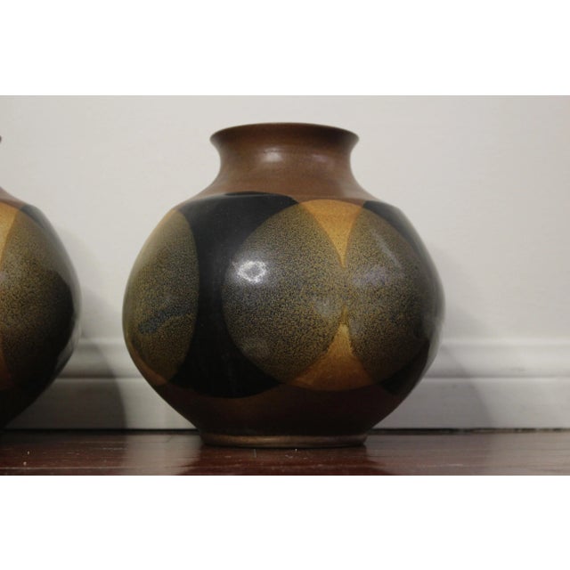 Mid-Century Modern Vintage Mid 20th Century Pottery Craft Usa Robert Maxwell Style Vases - A Pair For Sale - Image 3 of 13
