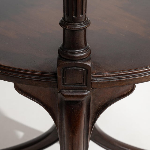 English 19th Century United Kingdom Rich Mahogany Oval Two-Tier Mahogany Side Table For Sale - Image 3 of 11