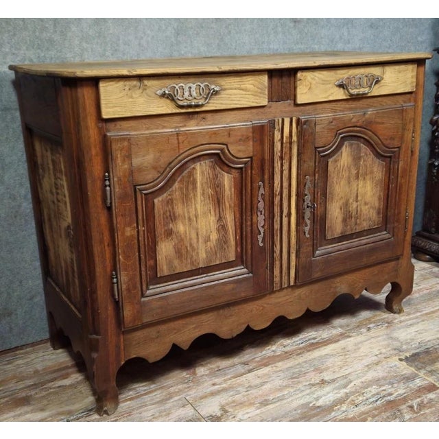 18th Century Louis XV Sideboard in Oak For Sale - Image 3 of 10