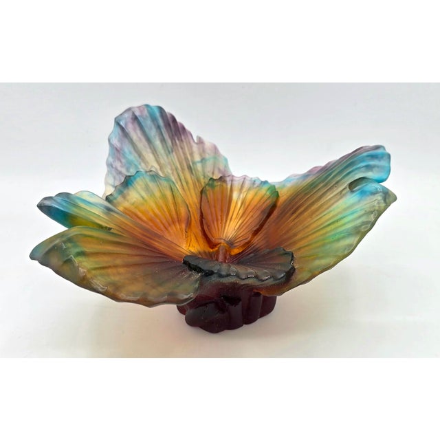 Decorative pâte de verre bowl from the Palmier model, created by Emilio Robba for Daum France. It features a ribbed design...