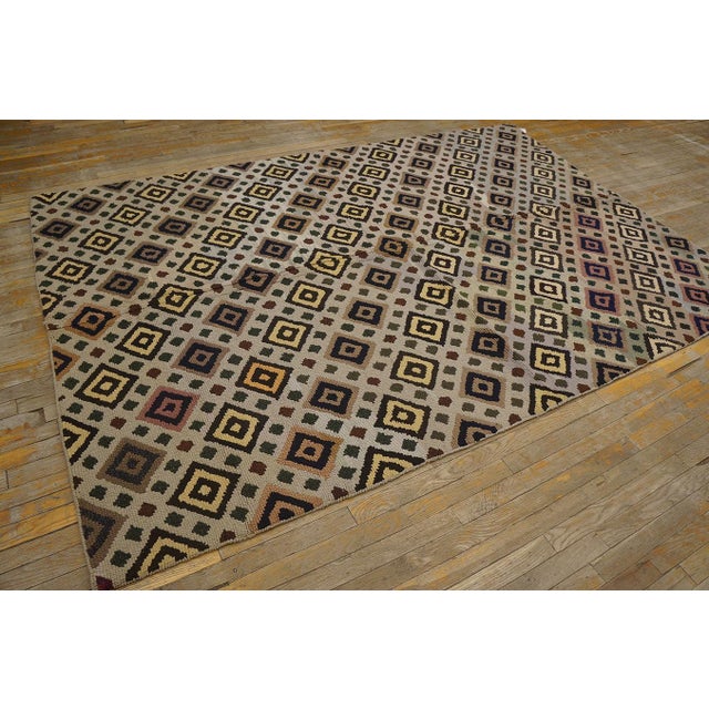 1960s Gray Diamond Vintage American Hooked Rug 5' 11" X 8' 6" Handknotted Wool Carpet For Sale - Image 13 of 18