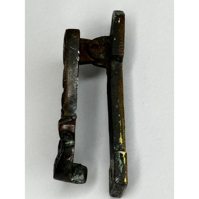 British Cheddar Bronze Door Knocker Heraldic Coat of Arms Shield Fleur De Lys C1925 For Sale - Image 16 of 18