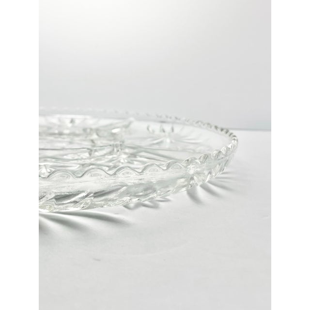 1960s Vintage Cut Glass 5-Part Divided Round Serving Snack or Charcuterie Platter For Sale - Image 5 of 6