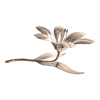 Plame 1960s Flower-Shaped Metal Ashtray For Sale