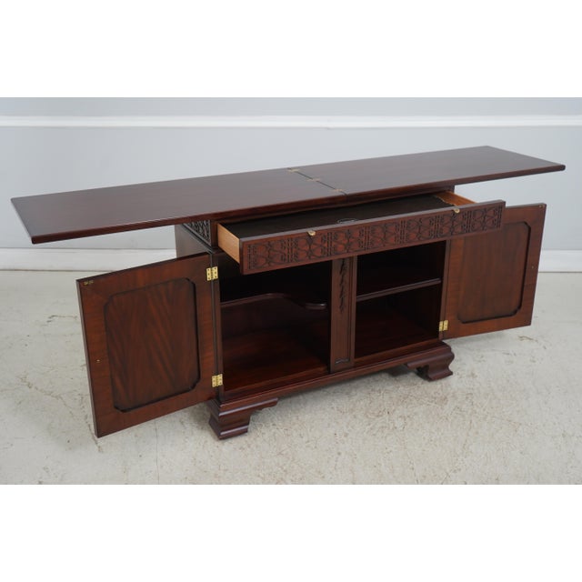 Chippendale Henkel Harris Mahogany Flip Top Server For Sale - Image 3 of 18