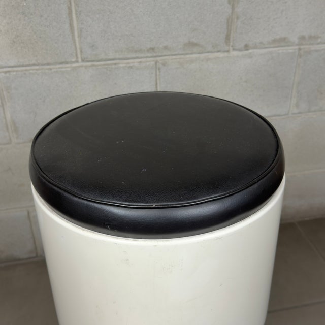 Black Modern Stools in White Lacquered Wood, 1960s, Set of 2 For Sale - Image 8 of 13
