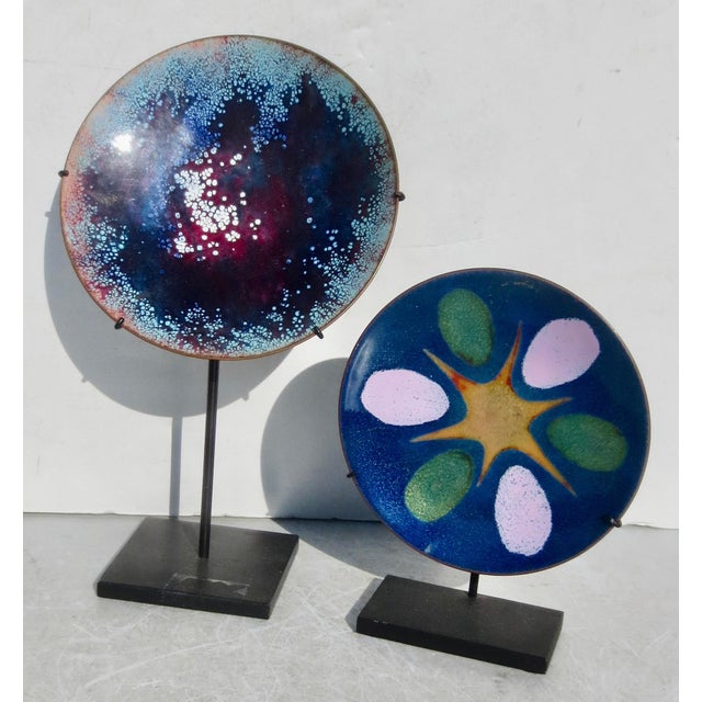 Mid-Century Modern MCM Enamel Trays on Stands - A Pair of 2 For Sale - Image 3 of 7