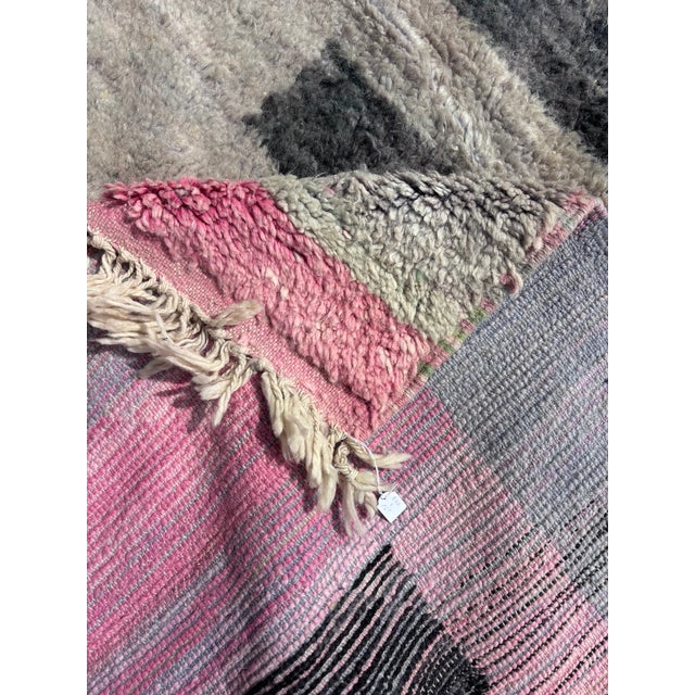 Gray Abstract Moroccan Boujad Wool Rug For Sale - Image 8 of 9