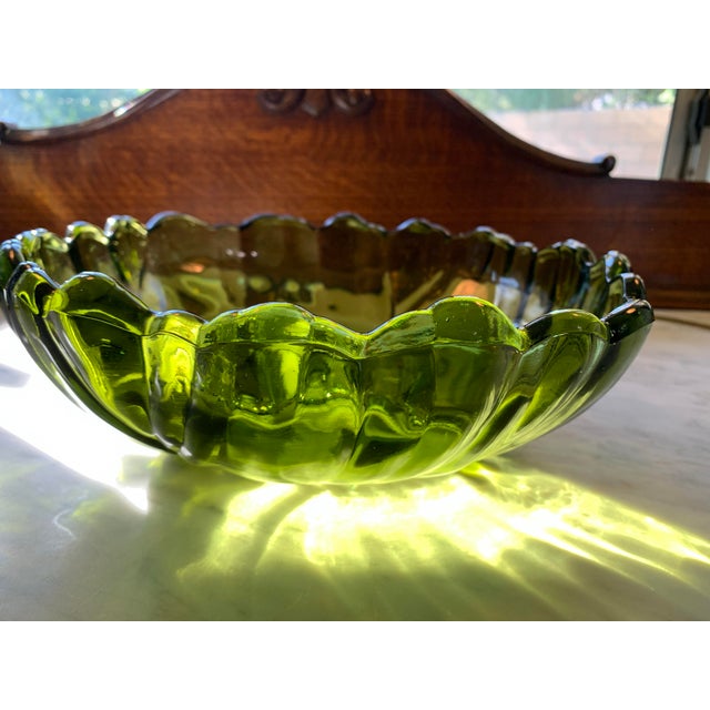 Here we have a fabulous vintage serving bowl. Lovely large organic flower petal shape in thick heavy luscious avocado...