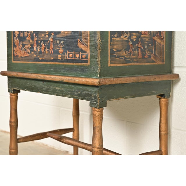 Hollywood Regency Chinoiserie Hand-Painted Green Lacquered and Gold Gilt Chest on Stand For Sale - Image 10 of 16