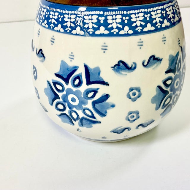 Late 20th Century Late 20th C Boho Chic Scandinavian Gustavian Style Ceramic Jar Vase With Wood Lid. For Sale - Image 5 of 11
