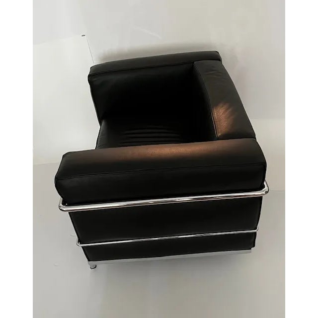 Bauhaus 1990s Lc3 Grande Modele Armchair by Le Corbusier for Cassina, Black Leather For Sale - Image 3 of 7