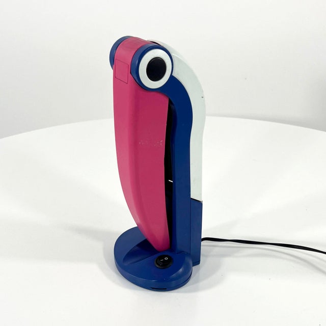 Blue and Pink Toucan Lamp attributed to H.T. Huang for Huanglite, 1980s For Sale - Image 6 of 9