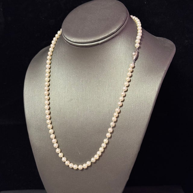 White 1990s Mikimoto Akoya Pearl Necklace 20" Sterling Silver 5 - 5.5 Mm Estate For Sale - Image 8 of 10