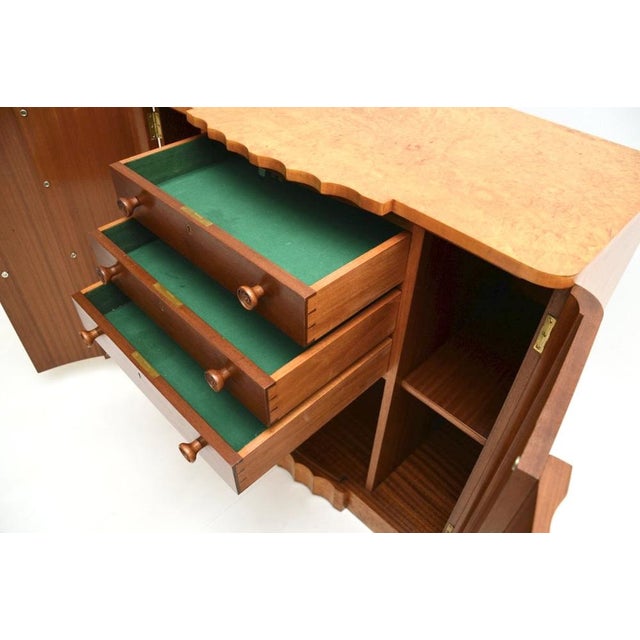 1930s Art Deco Burr Walnut Cabinet from Harry and Lou Epstein, 1930s For Sale - Image 5 of 15