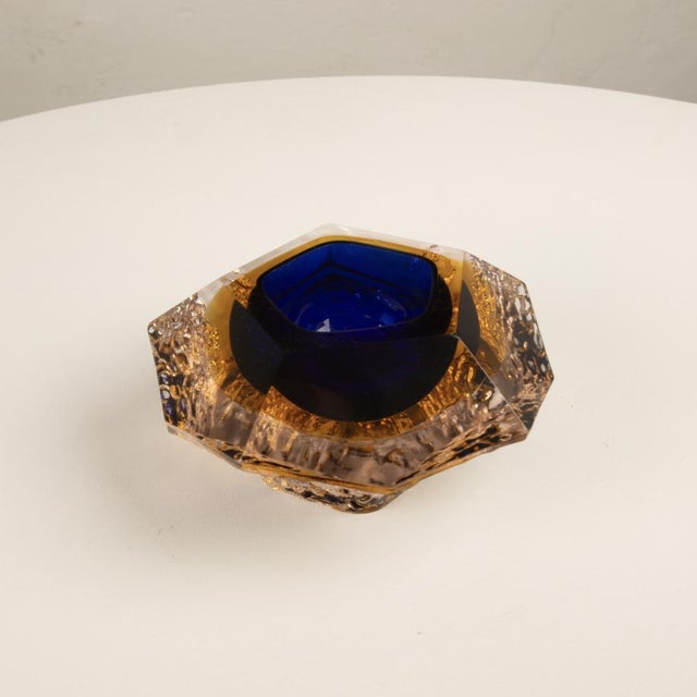 Sculptural Submerged Glass Ashtray by Gianfranco Mandruzzato, 1970 For Sale - Image 4 of 16
