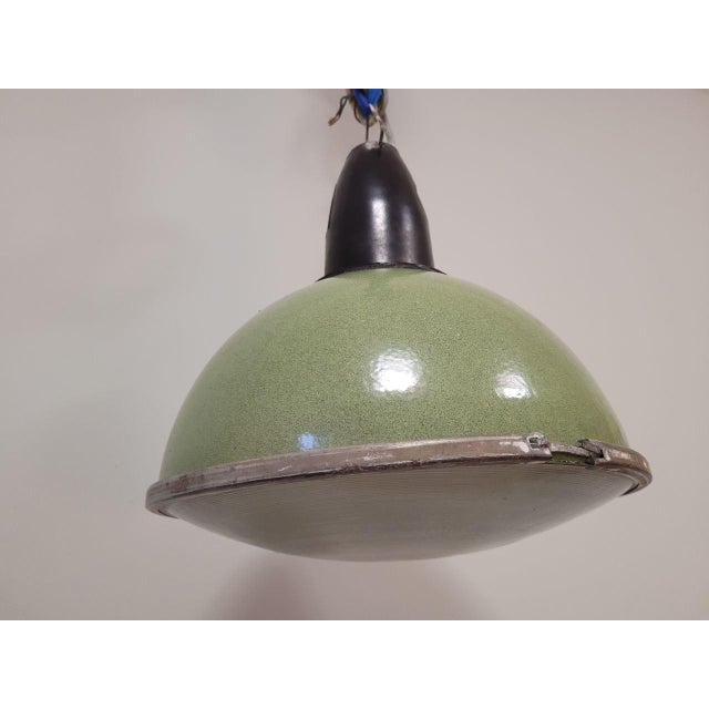 1960s Soviet Factory Lamp with Green Enamel and Bakelite, 1960s For Sale - Image 5 of 9