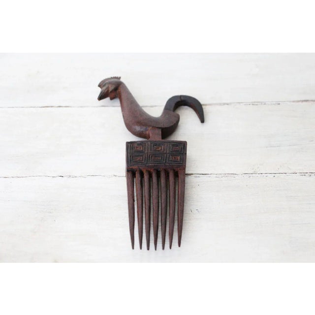 Tribal 1950s Chokwe Comb Depicting a Rooster, Angola For Sale - Image 3 of 11