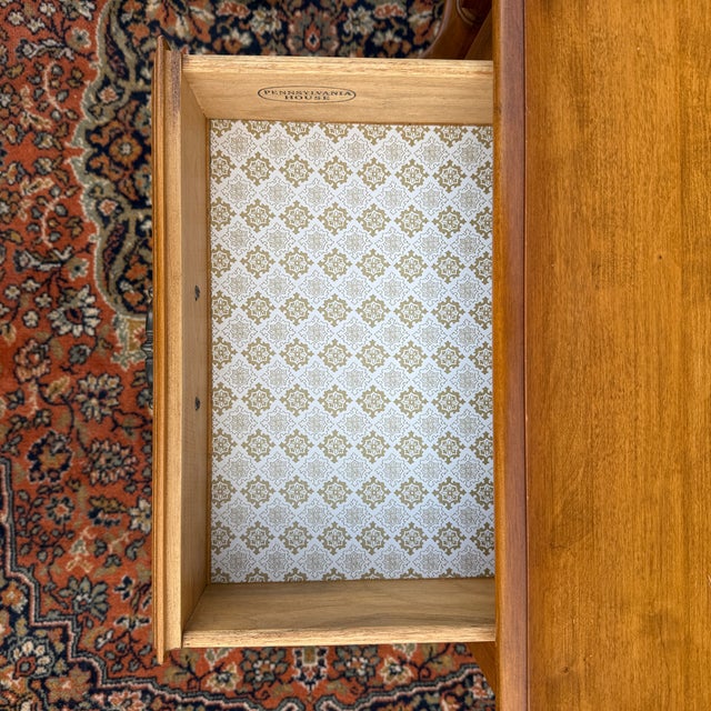 Late 20th Century Vintage Pennsylvania House Rustic Traditional Solid Maple Tiered 1 Drawer Nightstands - A Pair For Sale - Image 5 of 17