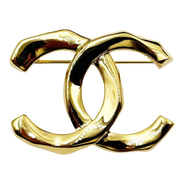 Chanel Gold Bended CC Brooch For Sale