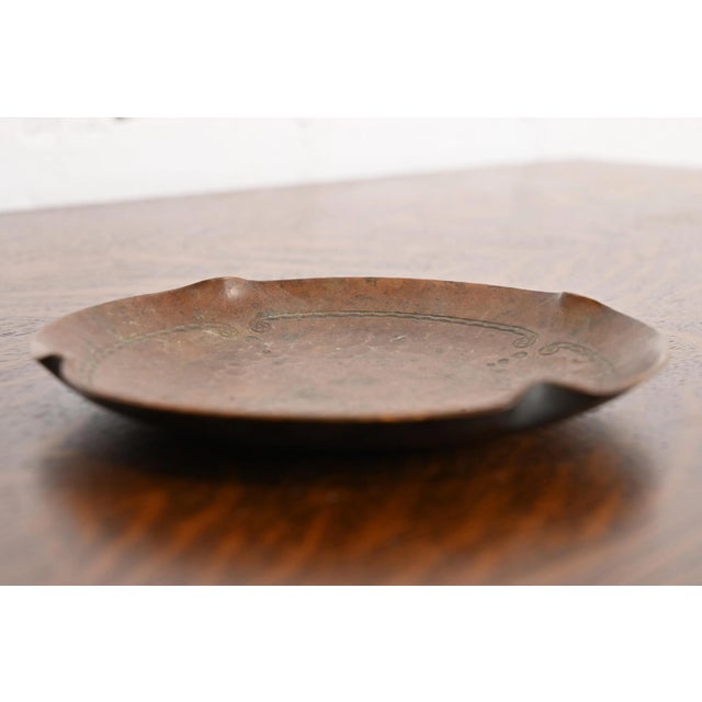 Art Deco Roycroft Arts & Crafts Hammered Copper Ashtray or Catchall For Sale - Image 3 of 11