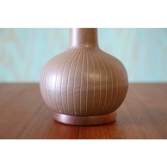 Mid-Century Modern 1960s Gordon and Jane Martz M200 Lamp for Marshall Studios Matte Brown Incised Decorations 25.5" For Sale - Image 3 of 8