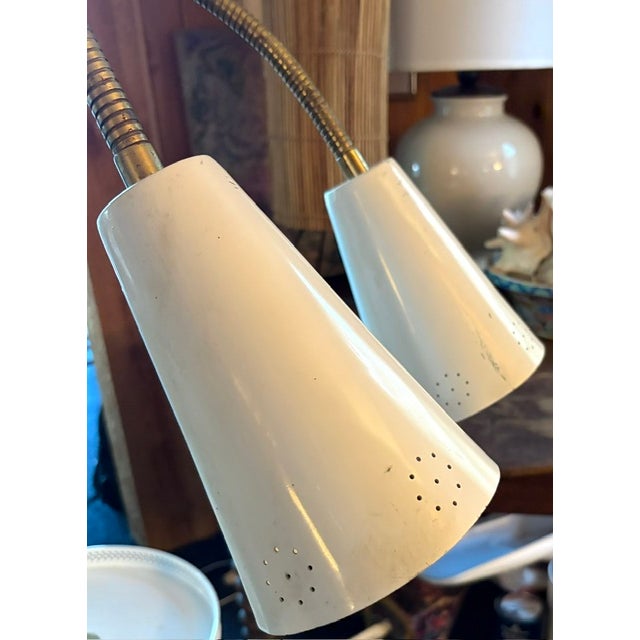 Gerald Thurston Mid Century Double Gooseneck Floor Lamp With Center Reticulated Tray, Attributed to Gerald Thurston For Sale - Image 4 of 9