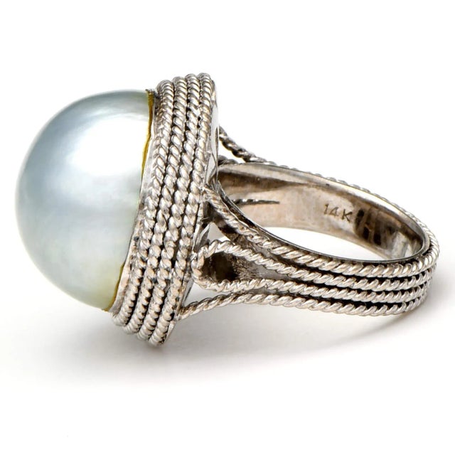 Contemporary 14KW Bold Gray Mabe Pearl Ring, size 7.5 For Sale - Image 3 of 5