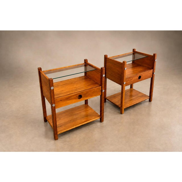 Pair of Sergio Rodrigues “Yara” Side Tables in Freijó Wood with Drawers and Glass Tops, Brazil, 1960s For Sale - Image 17 of 18