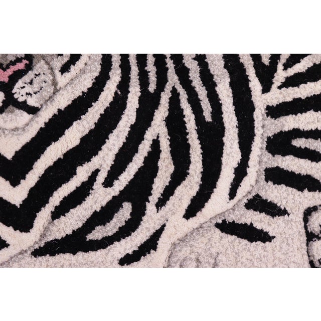 Contemporary Decorate Wild Animal Design Handcuffed Area Rug- 1.8′ × 2.10′ For Sale In New York - Image 6 of 7