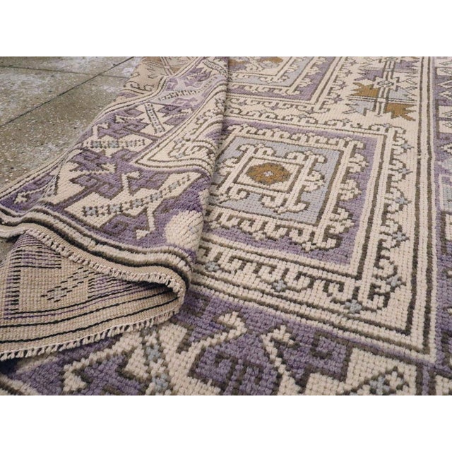 Galerie Shabab Collection Mid-20th Century Turkish Anatolian Throw Rug For Sale In New York - Image 6 of 6