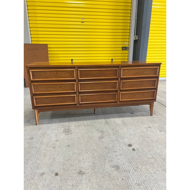 High quality construction Includes mirror Drawers are 4.5 inches deep