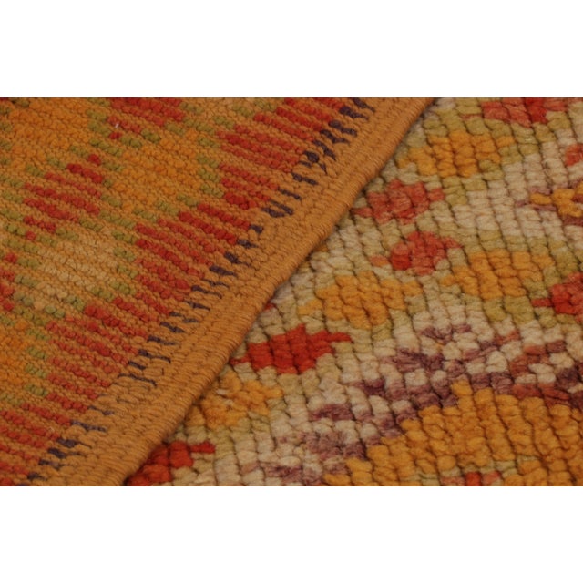 1950s Mid-Century Berber Rug Gold Diamond Pattern Moroccan Rug For Sale - Image 9 of 9
