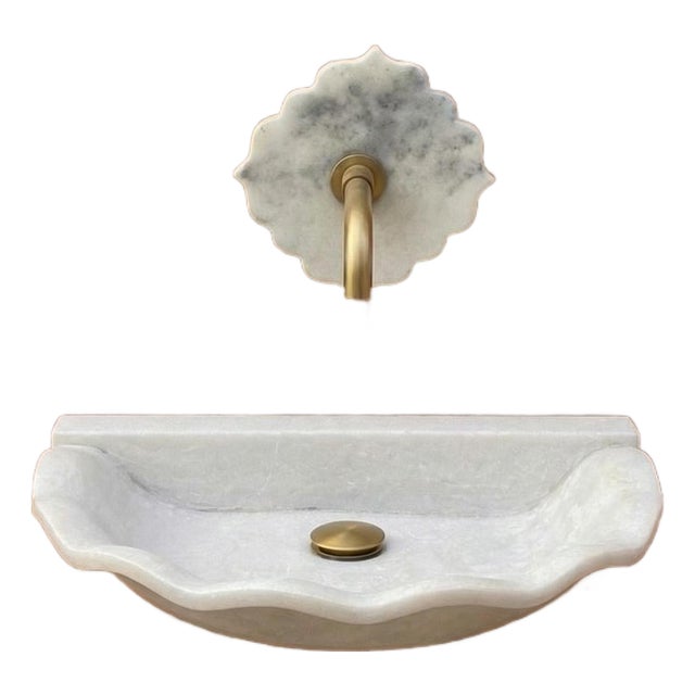 Contemporary Scalloped Rajnagar White Marble Wall Mount Sink in Honed White Finish For Sale
