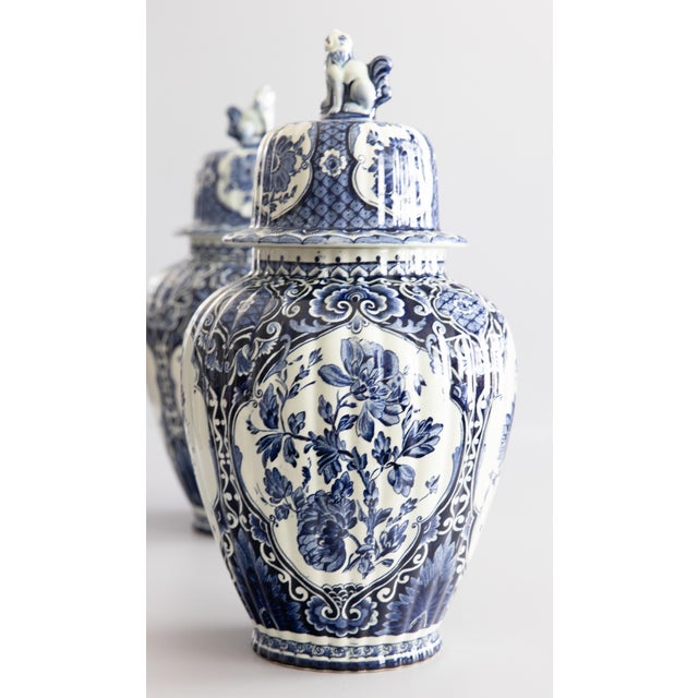 Large Mid-Century Dutch Delft Lidded Ginger Jars Vases - A Pair For Sale In Houston - Image 6 of 10