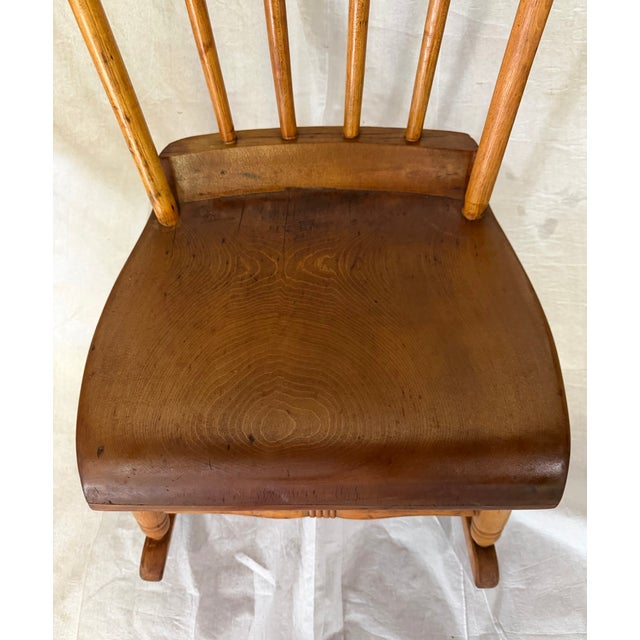 Antique Mid-19th Century Arrow Back Windsor Style Nursing Rocking Chair For Sale - Image 6 of 7