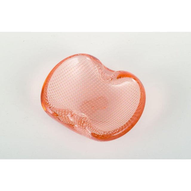 Murano glass bowl in pink with controlled bubble decoration (bullicante technique). Date: 1960s/70s. Dimensions: Height...